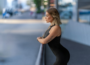 Картинка девушка+-+girl девушки -+брюнетки +шатенки девушка женщина шатенка темноволосая сексуальная модель звезда позирует разная обувь верхняя стильная одежда нижнее эротическое бельё трусы лифчик колготки чулки аксессуары макияж и множество элементов на фотографии