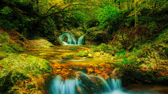 Обои картинки фото waterfall at korita mostnice, slovenia, природа, водопады, waterfall, at, korita, mostnice