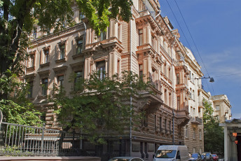 Картинка города здания дома деревья жилой дом