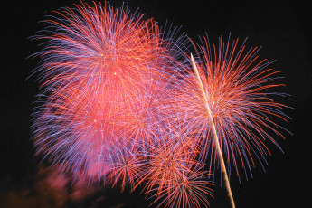 Картинка разное салюты фейерверки салют вечер