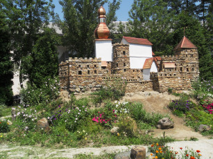 Картинка разное рельефы статуи музейные экспонаты крепость