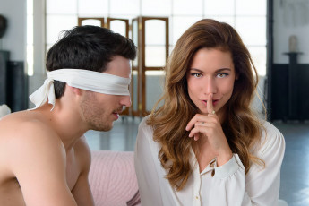 Картинка разное мужчина+женщина парень повязка девушка знак тишины