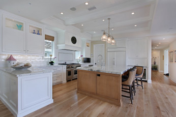 Картинка интерьер кухня люстры цветы стиль