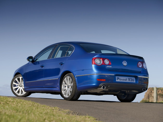 Обои картинки фото автомобили, volkswagen, passat, r36, wagon, au-spec, b6, синий