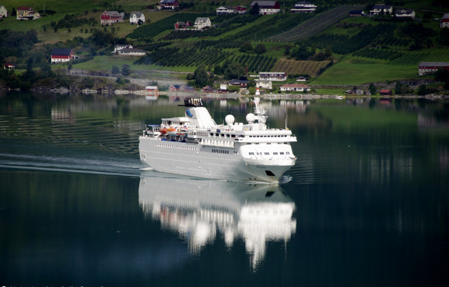 Обои картинки фото voyager, корабли, лайнеры, река, лайнер