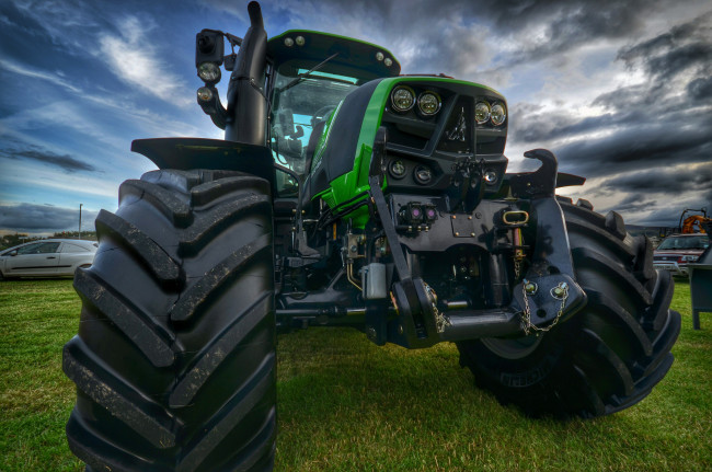 Обои картинки фото big tyres, техника, тракторы, трактор, колесный