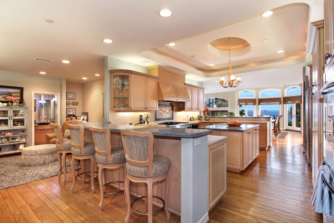 Обои картинки фото интерьер, кухня, люстры, цветы, стиль