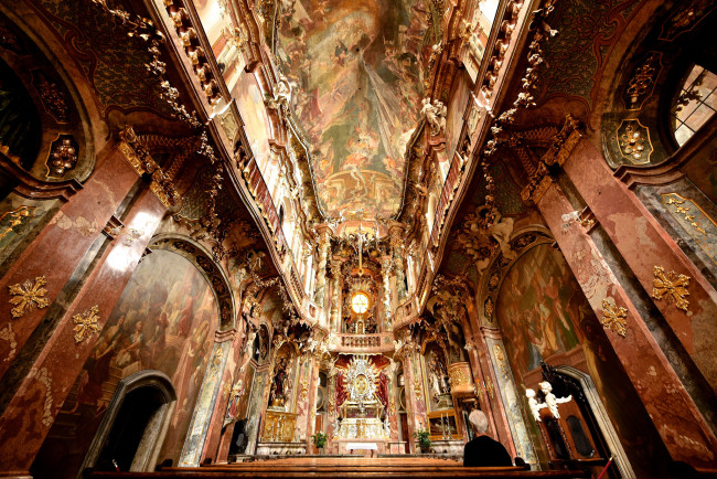 Обои картинки фото интерьер, убранство,  роспись храма, храм, роспись