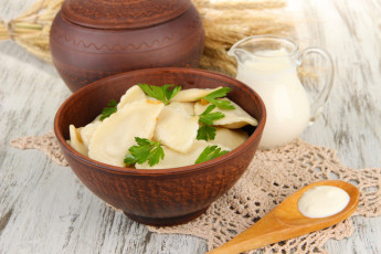 Картинка еда пельмени +манты +вареники сметана вареники молоко