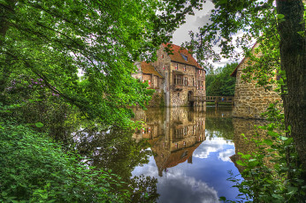 Картинка города -+пейзажи простор