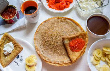 Картинка еда блины +оладьи сметана икра бананы шоколад