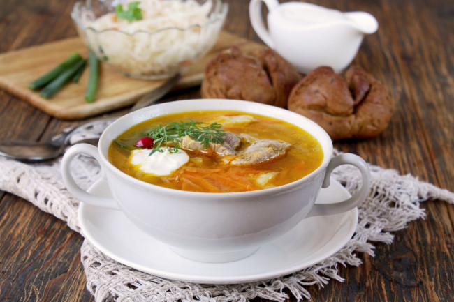Обои картинки фото еда, первые блюда, суп, сметана, хлеб