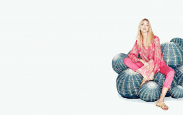 Картинка девушки martha+hunt модель блондинка туника брюки клатч мячи кактусы