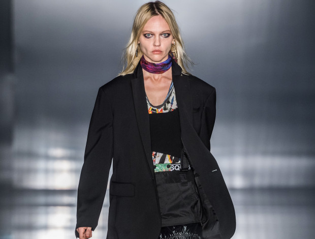 Обои картинки фото девушки, саша пивоварова, модель, блондинка, жакет, подиум