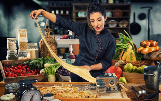 Обои картинки фото девушки, - брюнетки,  шатенки, повар