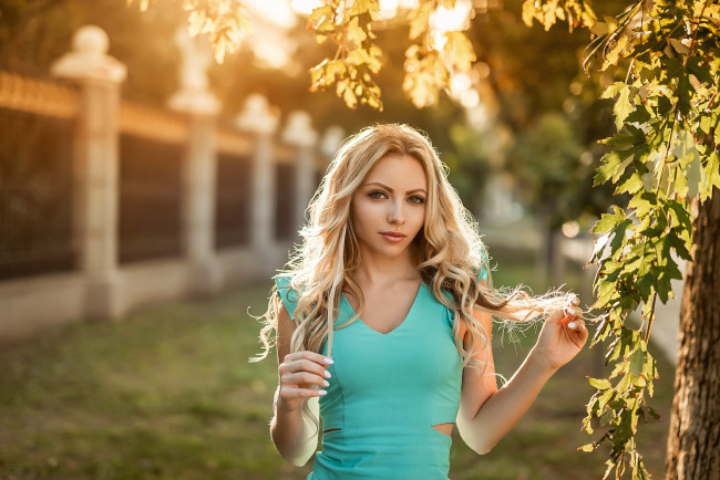 Обои картинки фото девушки, - блондинки,  светловолосые, блондинка, локоны, макияж