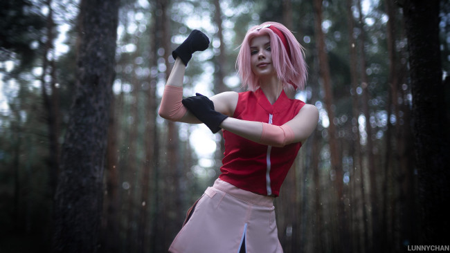 Обои картинки фото девушки, светлана хофман , lunny chan, образ, косплей, наряд, костюм, сакура, лес