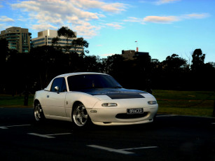 Картинка автомобили mazda