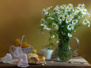 Картинка еда натюрморт булка молоко ромашки