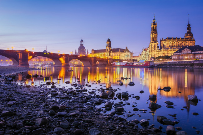Обои картинки фото augustusbridge dresden, города, дрезден , германия, шпили, мост, река