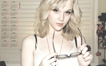 Картинка календари девушки очки взгляд блондинка