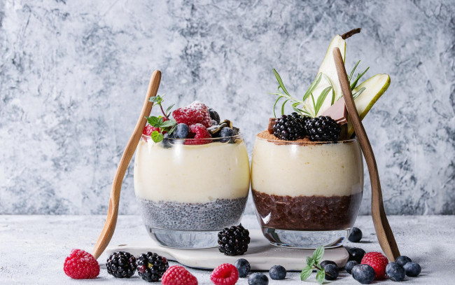 Обои картинки фото еда, мороженое,  десерты, шоколад, ежевика, завтрак, пудинг, йогурт