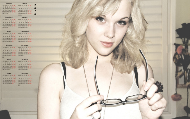 Обои картинки фото календари, девушки, очки, взгляд, блондинка