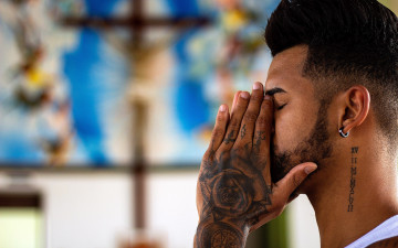 Картинка мужчины -+unsort тату молитва