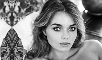 Картинка девушки keira+blue портрет монохром