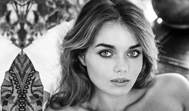 Обои картинки фото девушки, keira blue, портрет, монохром