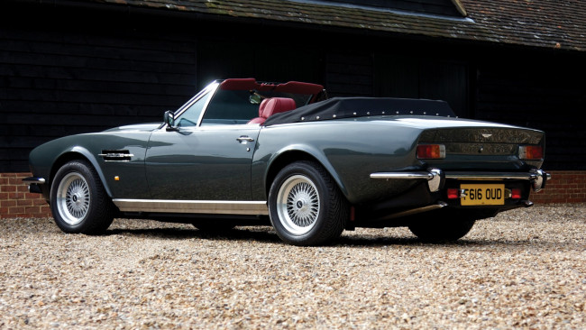 Обои картинки фото aston, martin, v8, автомобили, элитные, ltd, компания, частная, великобритания