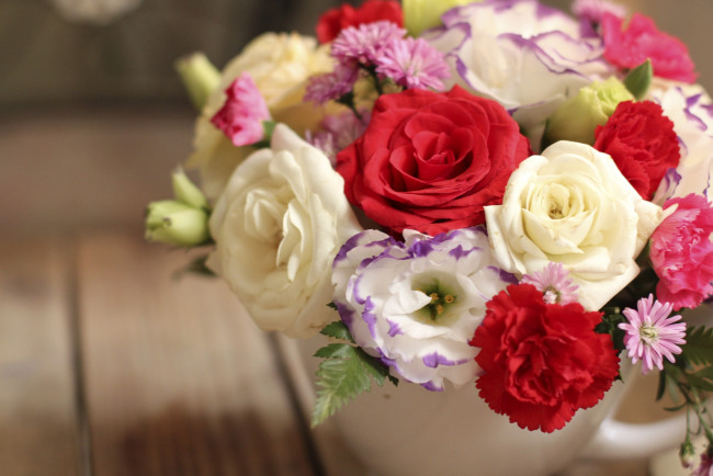 Обои картинки фото цветы, букеты, композиции, эустома, розы