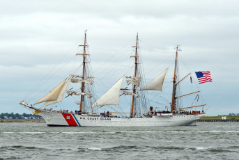 Картинка корабли парусники вымпел паруса море мачты