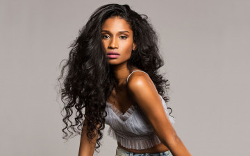 Картинка девушки -+лица +портреты девушка латино сексуальная жгучая причёска модель брюнетка красотка поза взгляд макияж