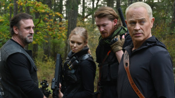 Картинка apex+ +2021+ кино+фильмы -unknown+ другое apex боевик триллер фантастика кадры фильм актеры megan peta hill neal mcdonough nels lennarson