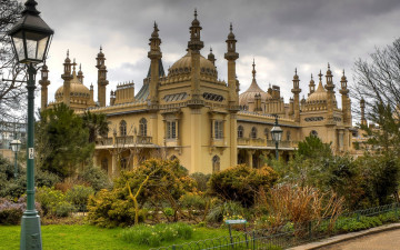 Картинка города -+дворцы +замки +крепости дворец сад городской брайтон великобритания англия здание фонарь на открытом воздухе