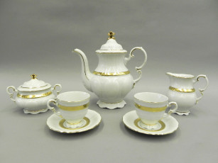 Картинка разное посуда столовые приборы кухонная утварь цветы букет композиция розы