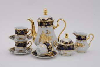 Картинка разное посуда столовые приборы кухонная утварь букет цветы розы композиция