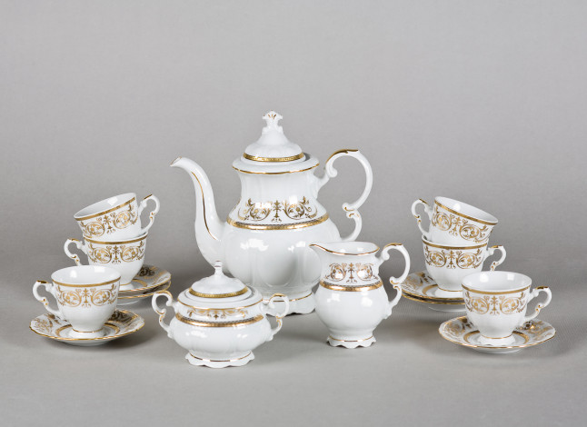 Обои картинки фото разное, посуда, столовые, приборы, кухонная, утварь, фарфро, сервиз, тарелочки, чайник, чашки