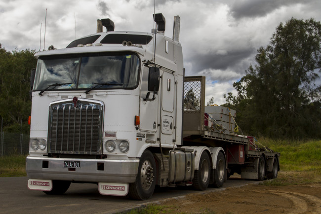 Обои картинки фото kenworth, автомобили, сша, автобусы, грузовики, подразделение, paccar