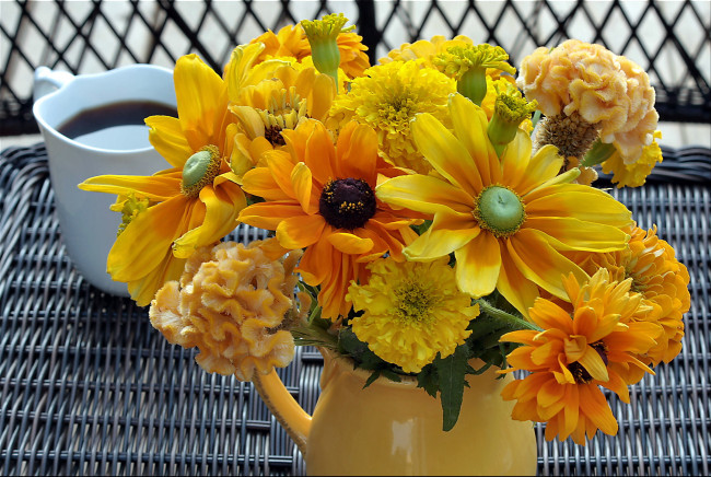 Обои картинки фото цветы, букеты,  композиции, желтый