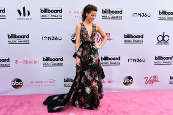 Картинка девушки kate+beckinsale платье улыбка шатенка актриса кейт бекинсейл