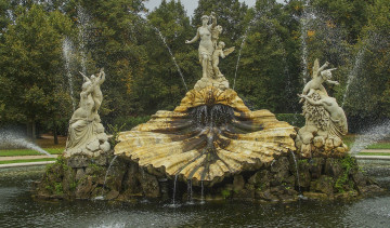 Картинка города -+фонтаны простор