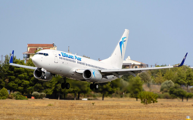 Обои картинки фото авиация, пассажирские самолёты, авиалайнер