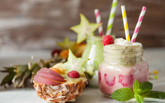 Обои картинки фото еда, мороженое,  десерты, банан, ананас, фрукты, малина, ягоды, смузи, напиток, киви