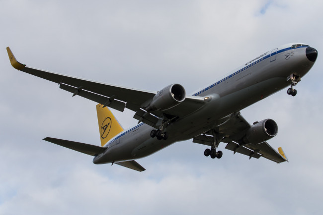 Обои картинки фото авиация, пассажирские самолёты, авиалайнер