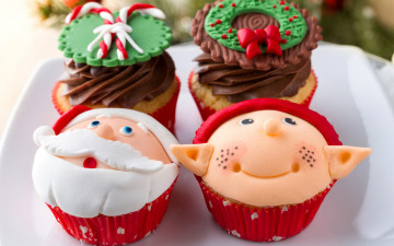 Картинка праздничные угощения рожицы кексы