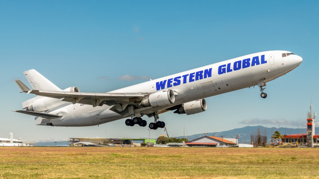 Обои картинки фото авиация, грузовые самолёты, авиалайнер