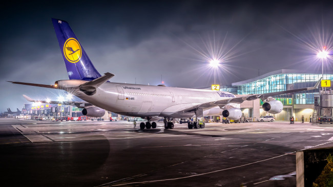 Обои картинки фото авиация, пассажирские самолёты, авиалайнер