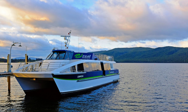 Обои картинки фото корабли, катамараны и тримараны, теплоход